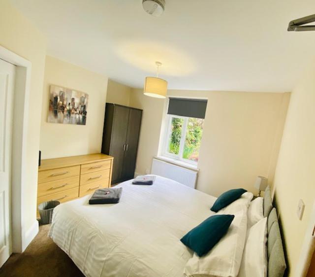 Cannock House ~ 4 Bedrooms All With Ensuite. 루겔레이 외부 사진