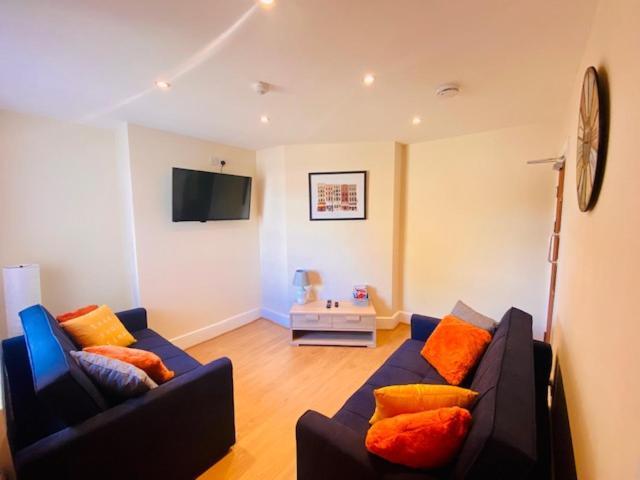 Cannock House ~ 4 Bedrooms All With Ensuite. 루겔레이 외부 사진
