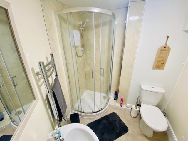 Cannock House ~ 4 Bedrooms All With Ensuite. 루겔레이 외부 사진